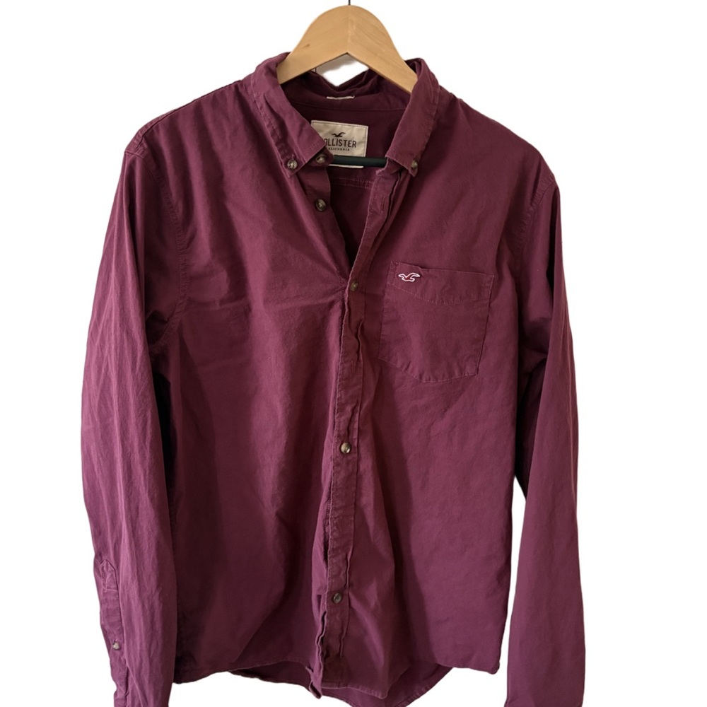 Hollister Men's Casual Button Down in Deep Purple